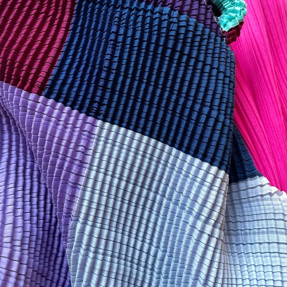 Issey Miyake Sleeveless Top NWT - Picture 7 of 10